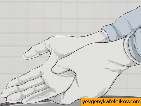 Cómo desinfectar un manguito de presión arterial